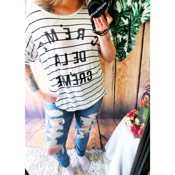 Tops - Ultra soft oversized French graphic tee 🌿